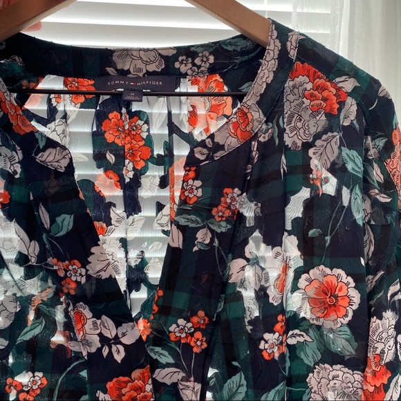 Tommy Hilfiger floral blouse - Picture 3 of 12